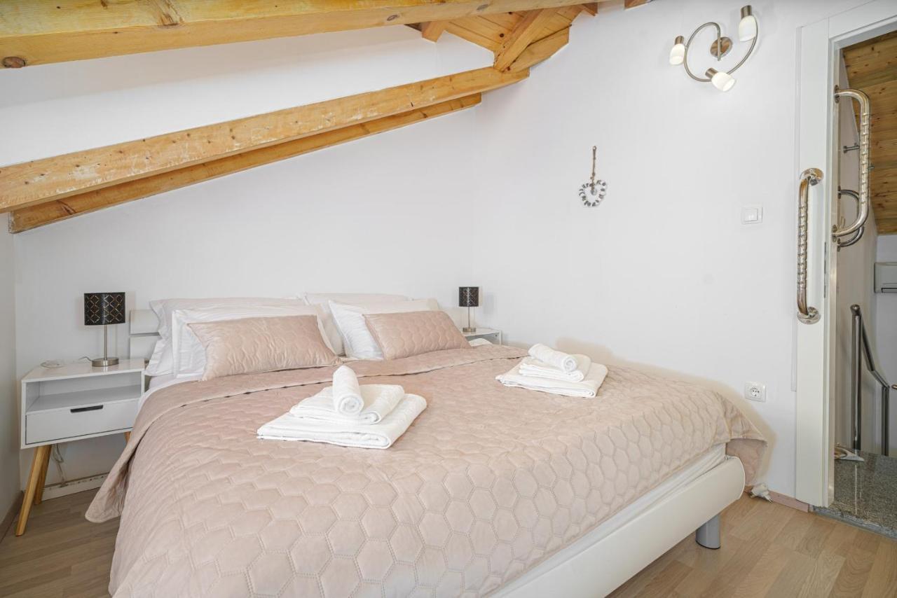 Villa Pia Vodice Exteriör bild