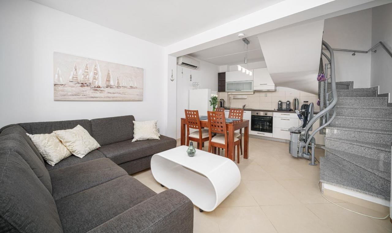 Villa Pia Vodice Exteriör bild